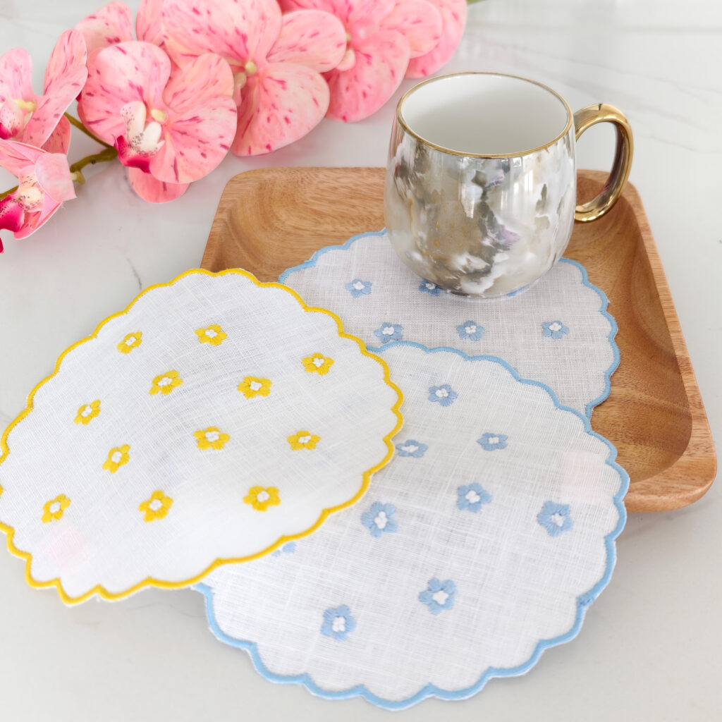 Factory Supply Natural Scalloped Cloth Cocktail Napkins 100% Pure Linen Cutwork Round Shape Cocktail Napkin Hand Embroidery