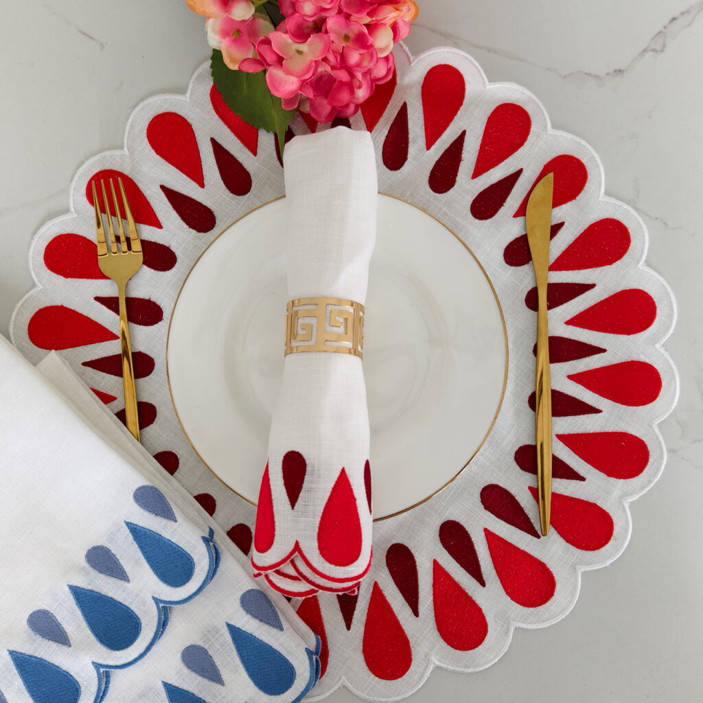 Wholesale 100% Linen Classic Design Scallop Embroidered Cloth Napkins Custom Waredrops for Home Use Hotel or Wedding