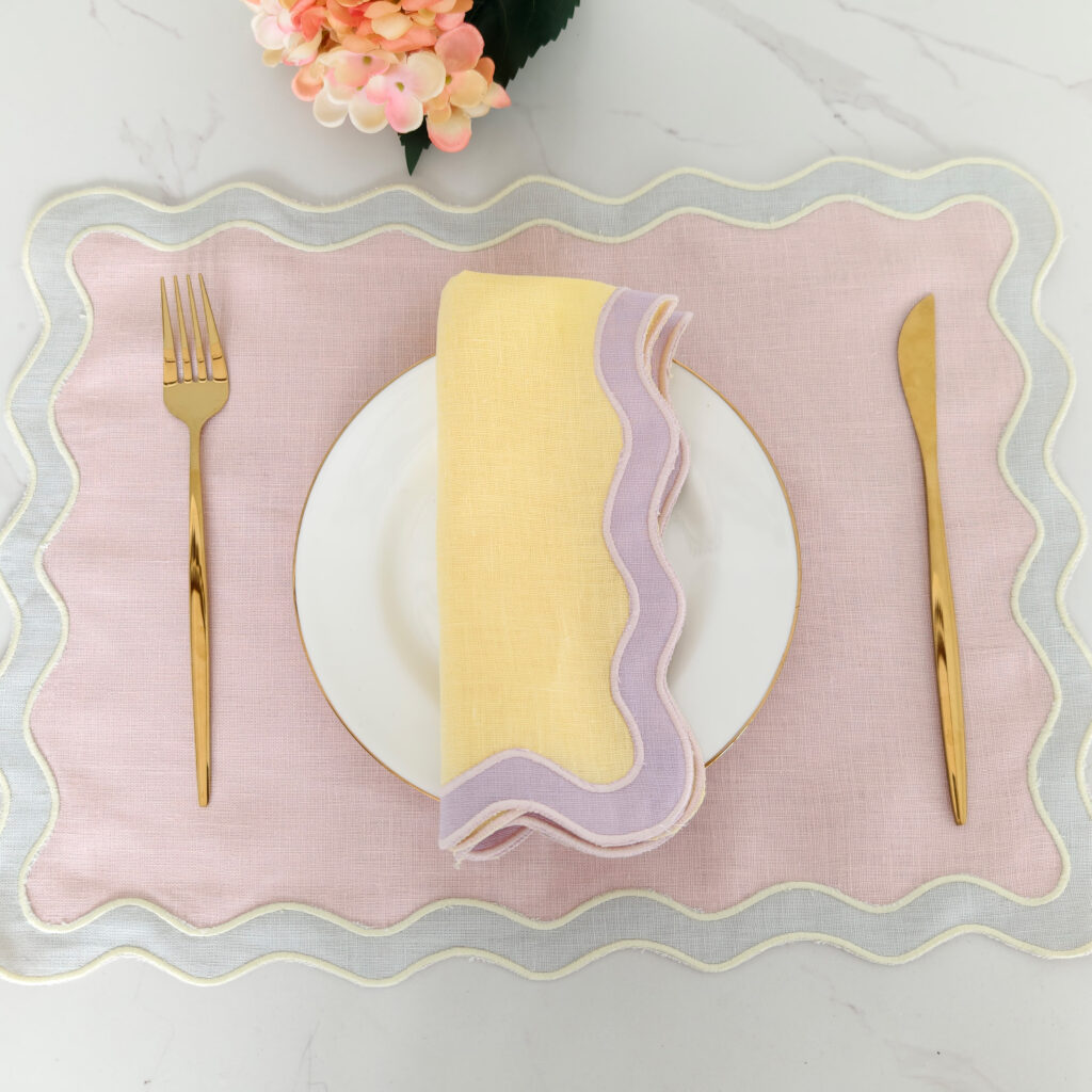 Wholesale 100% OEKO-TEX Certified Linen Placemat Double Fabric Scallop Edge Classic Design Custom Embroidered Pattern for Home