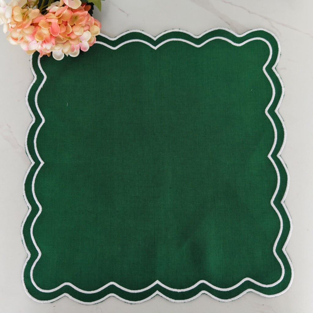 Kelly Green Handmade 100% Linen Luxury Napkin Customized Double Scallop Design with Embroidered Reusable for Home Weddings