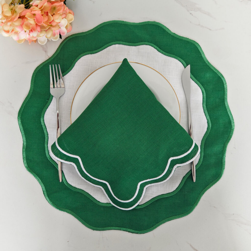 Kelly Green 100% Linen round Placemat OEKO-TEX Certified Embroidered with Double Scalloped Edge for Home Dining Table Wholesale
