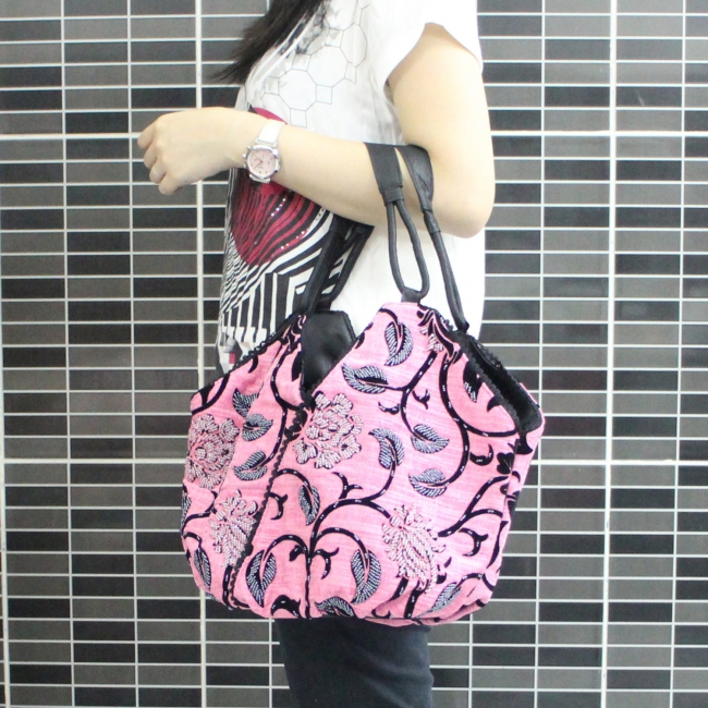 Pink roses hand beaded handbag