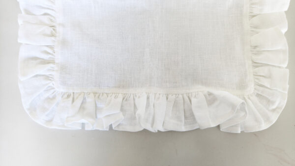 White Linen Ruffle Placemat – Timeless Elegance for Your Table