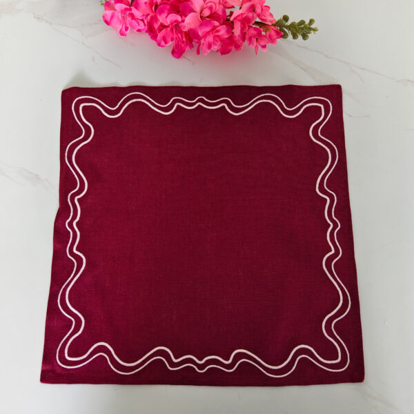 2025-09-16 10.16.39 Premium White Linen Scalloped Placemats & Napkin Set